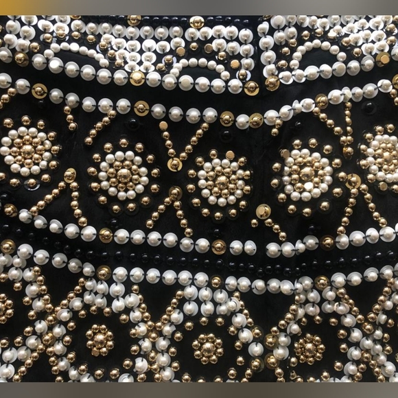 Woman skirt. - Picture 4 of 8